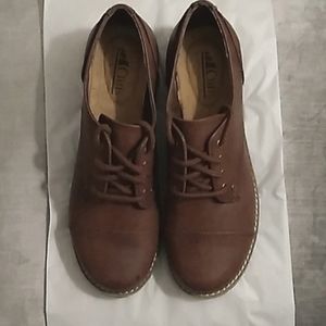 Women's Lace-up Shoes
